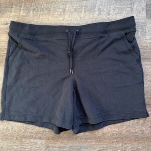 L.L.BEAN Ultra Soft Sweat Shorts 6"  Size Large New